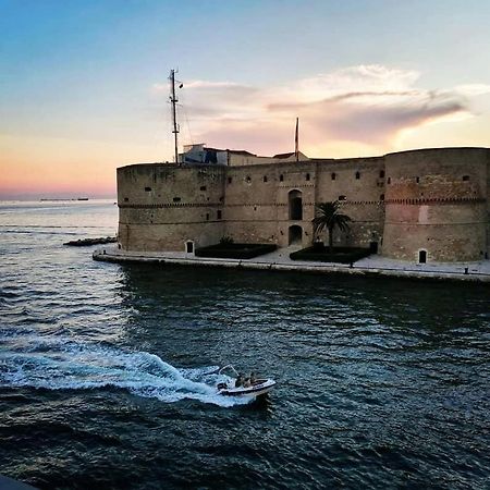 Castello Aragonese Suites Taranto Eksteriør billede